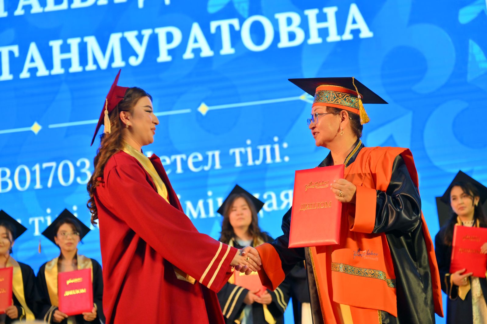 ЖАС ТҮЛЕК — 2025:  СТУДЕНТТЕРГЕ ДИПЛОМ ТАБЫС ЕТІЛДІ