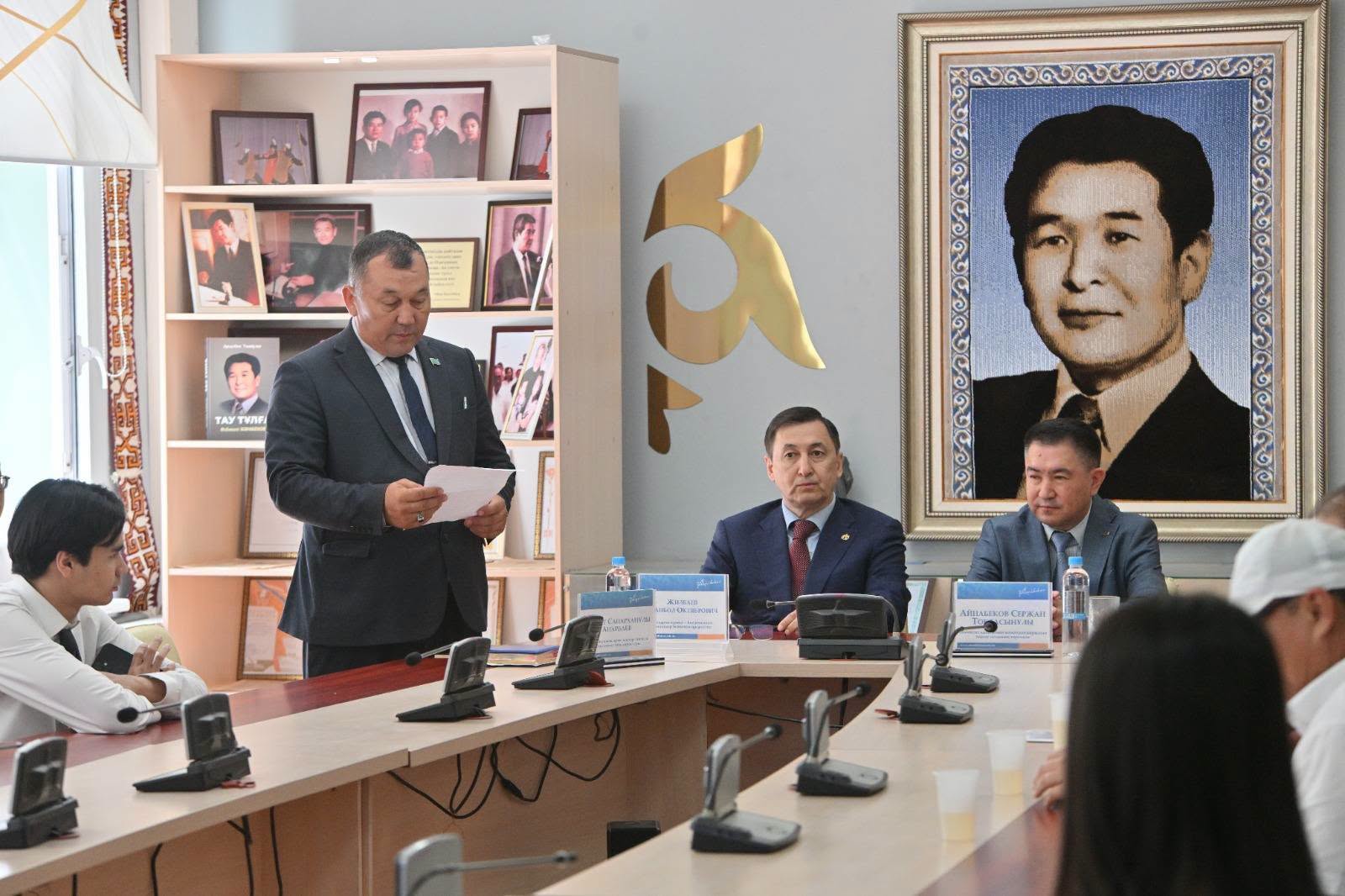 «ЗАҢ — ҚОҒАМНЫҢ ҚОРҒАНЫ» ТАҚЫРЫБЫНДА КЕЗДЕСУ ӨТТІ