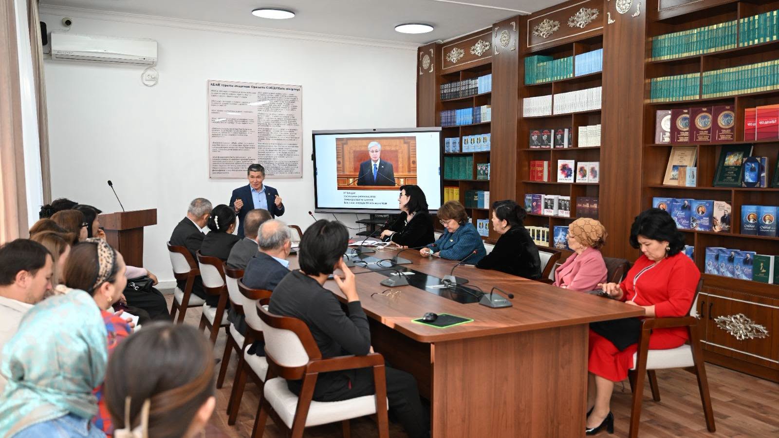АКАДЕМИК ОРАЗАЛЫ СӘБДЕН ЗЕРТТЕУШІЛЕРГЕ АШЫҚ ДӘРІС ӨТТІ